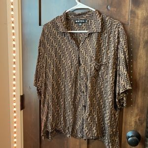 BROWN PATTERNED BUTTON DOWN